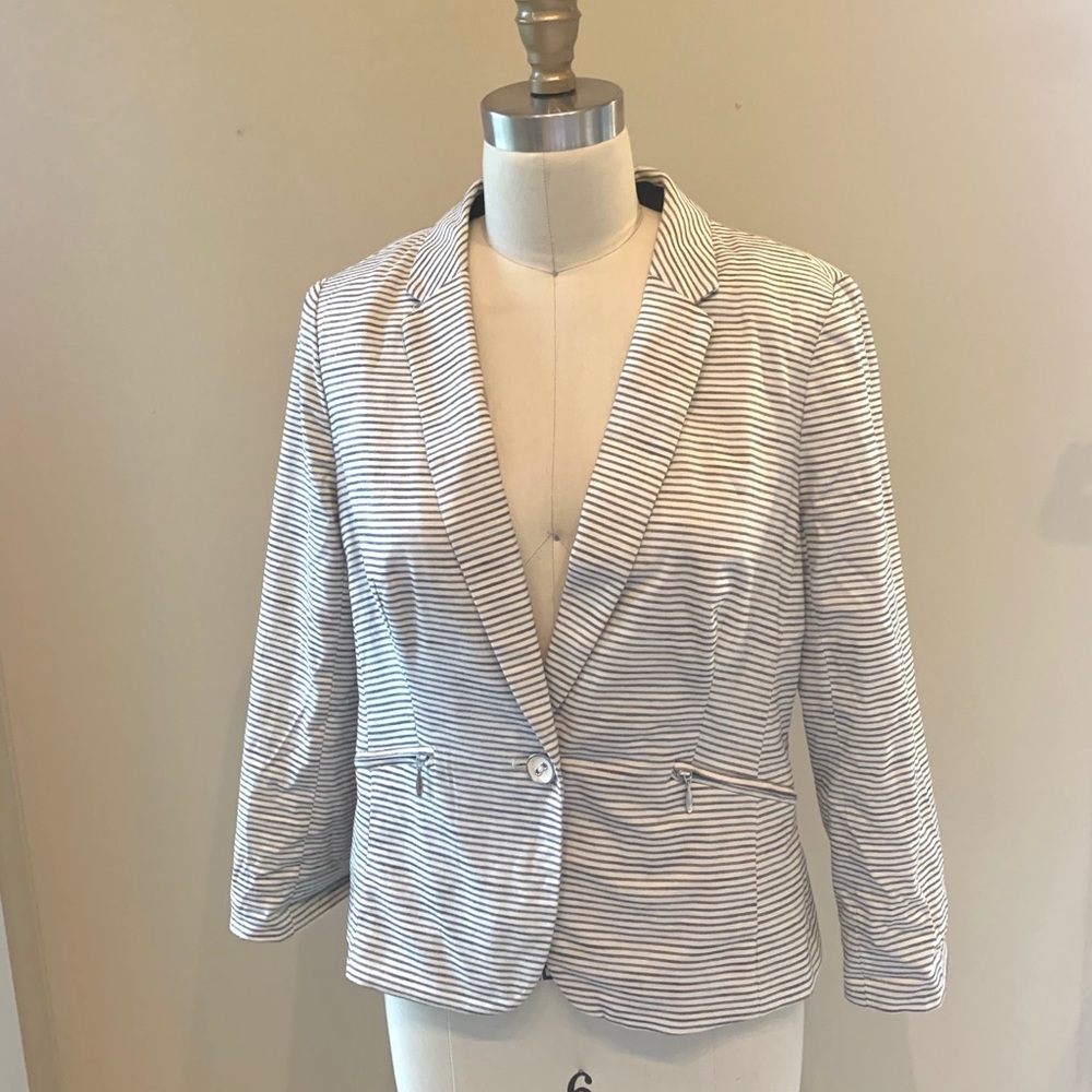 Striped Blue and Cream Blazer with 3/4 sleeve.